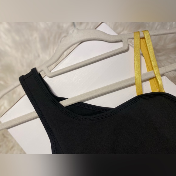NEVER WORN Asymmetrical chest cut out Sports Bra - Picture 7 of 8